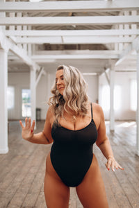 Black Contouring Bodysuit — sculpting one-piece for D+ silhouettes — Rimoné Paris